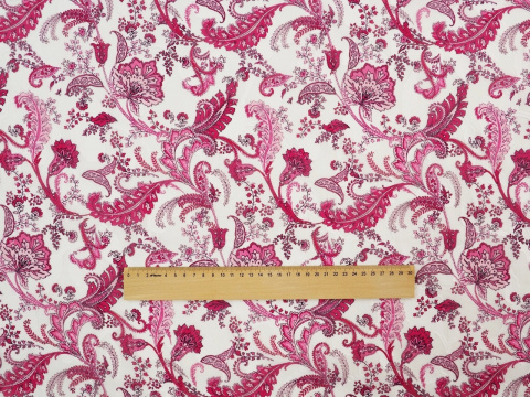 biała bawełna devore w różowe roślinne ornamenty i paisley'e biała bawełna devore w różowe roślinne ornamenty i paisley'e