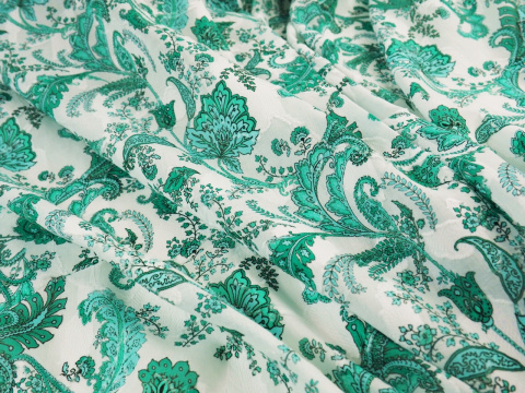 biała bawełna devore w miętowe, roślinne ornamenty i paisley'e biała bawełna devore w miętowe, roślinne ornamenty i paisley'e