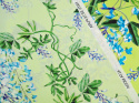 zielony jedwab w niebieskie wisterie