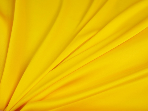 włoski jedwab elastyczny w żółtym kolorze