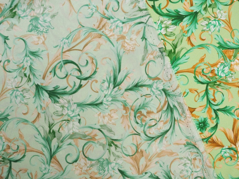 jedwab pistacjowy w roślinne, złote i szmaragdowe ornamenty jedwab pistacjowy w roślinne, złote i szmaragdowe ornamenty