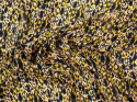szyfon w abstrakcyjne czarne i cieliste cętki na przecieranym biało-żółtym tle