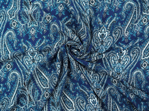 niebieski jedwab w orientalny wzór paisley niebieski jedwab w orientalny wzór paisley