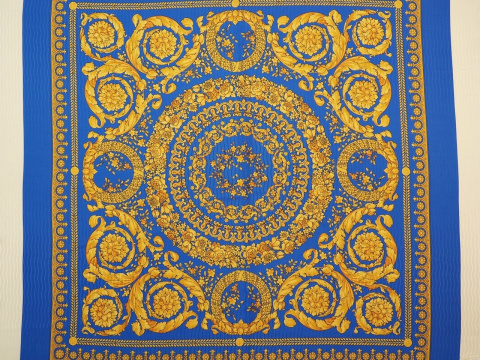jedwab wytłaczany niebieski w złote, roślinne ornamenty jedwab wytłaczany niebieski w złote, roślinne ornamenty