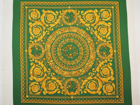 wytłaczany jedwab zielony w złote ornamenty roślinne wytłaczany jedwab zielony w złote ornamenty roślinne