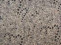 piaskowa wiskoza paisley z czarnych kropek