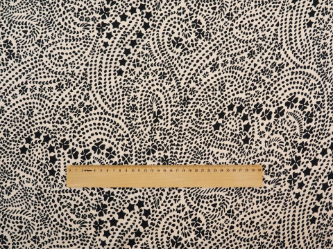 piaskowa wiskoza paisley z czarnych kropek piaskowa wiskoza paisley z czarnych kropek