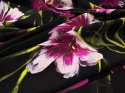 czarny jedwab we fioletowe kwiaty