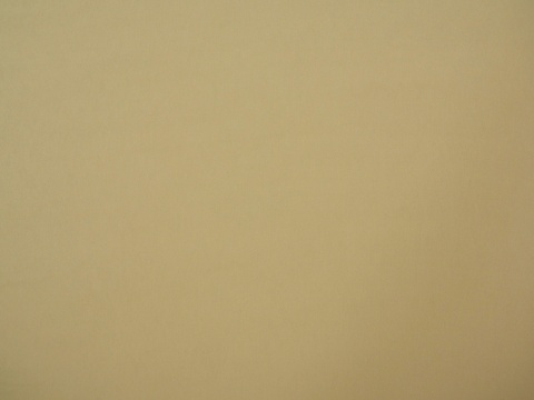 jedwab w chłodnym kolorze beżowym