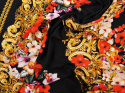 czarny jedwab w złoty haft i czerwone oraz różowe kwiaty