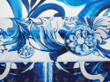 biały szyfon jedwabny w niebieskie ornamenty roślinne i kafle