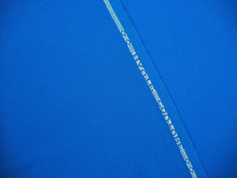 krepa wełniana w kolorze niebieskim krepa wełniana w kolorze niebieskim