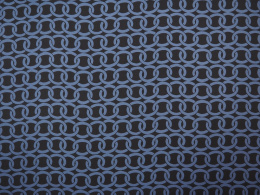 Jedwab krepa - Zgaszony niebieski łańcuch na czerni [kupon 100cm]