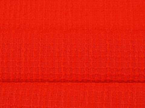 chanelka w kolorze jasnym czerwonym