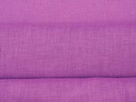 len w kolorze liliowym