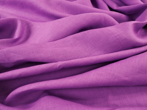 len w kolorze liliowym