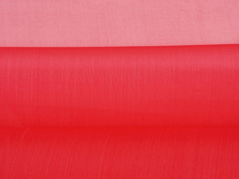 jedwabna organza w kolorze nasyconego różu jedwabna organza w kolorze nasyconego różu