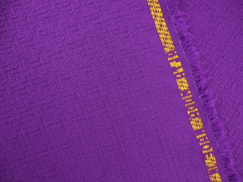 chanelka w kolorze fioletowym