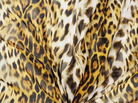 szyfon jedwabny w żółtą panterkę