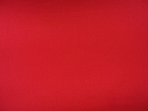 jedwab satyna w kolorze ciemnej czerwieni