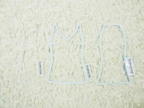 kremowy tiul w przestrzenne aplikacje płatków róż