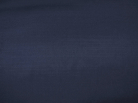 podszewka w kolorze granatowym
