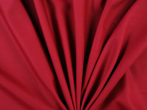 wełna w kolorze czerwonego bordo wełna w kolorze czerwonego bordo