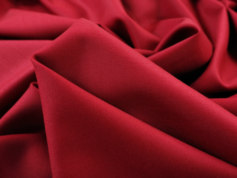 wełna w kolorze czerwonego bordo wełna w kolorze czerwonego bordo