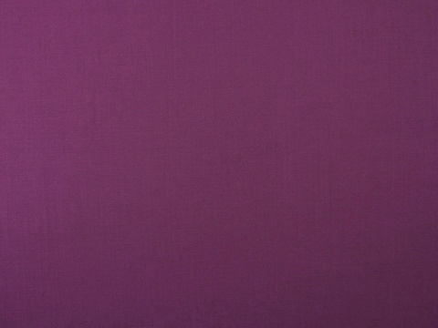 wełna w kolorze śliwkowym